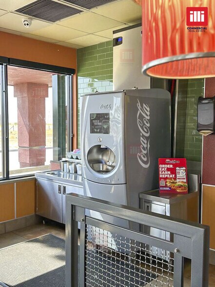 More Photos Of 205 Trask St, Bakersfield Fast Food For Lease