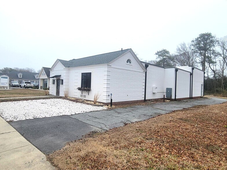 More Photos Of 100 Atlantic Ave, Ocean View Flex For Lease