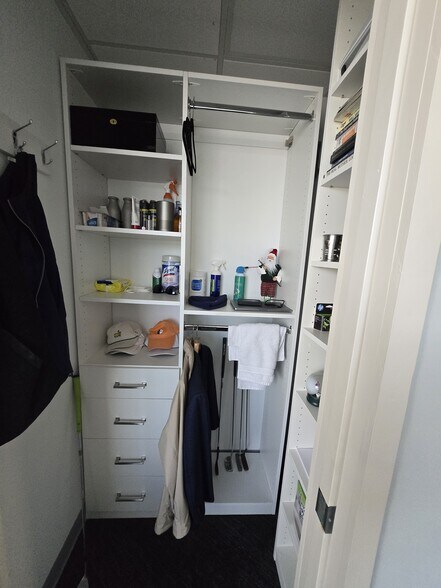 More Photos Of 36 N New York Ave, Huntington Office For Lease