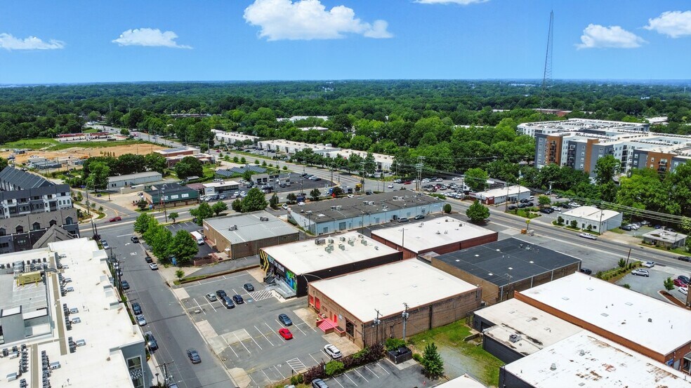 More Photos Of 3630 Tryclan Dr, Charlotte Showroom For Lease