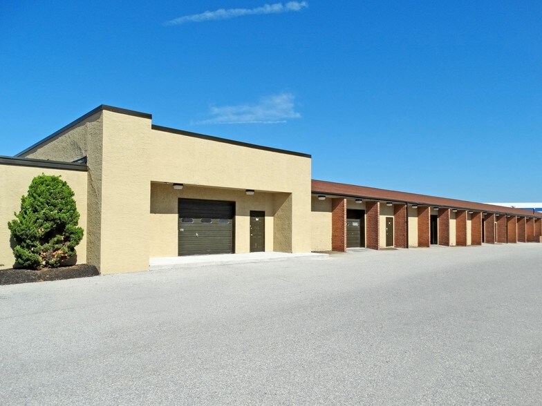 More Photos Of 300 Cornell Dr, Wilmington Flex For Sale