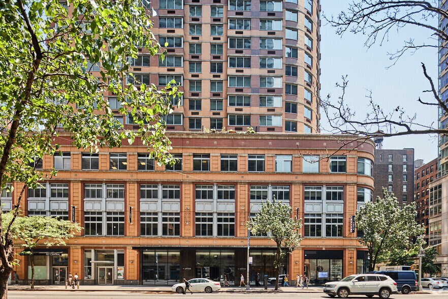 More Photos Of 776 6th Ave, New York Coworking Space