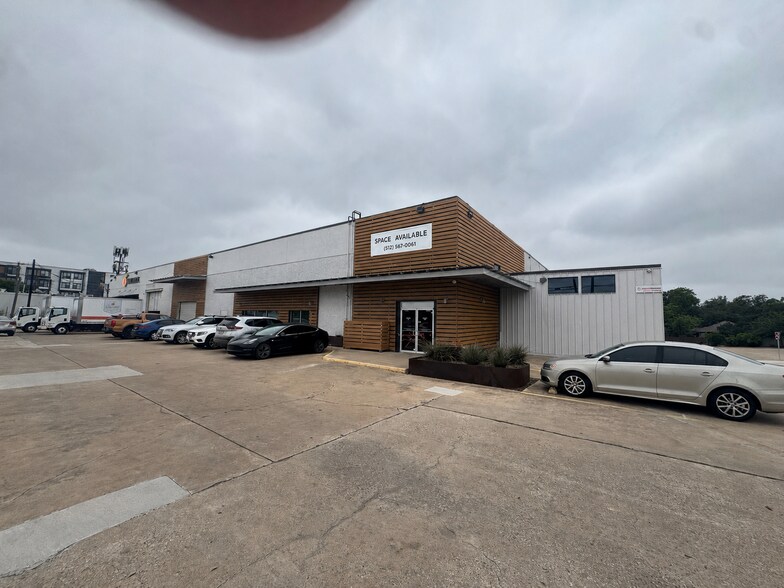 More Photos Of 6500 N Lamar Blvd, Austin Freestanding For Lease
