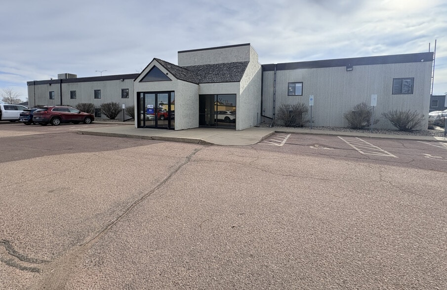 Primary Photo Of 817 W Russell St, Sioux Falls Office For Lease