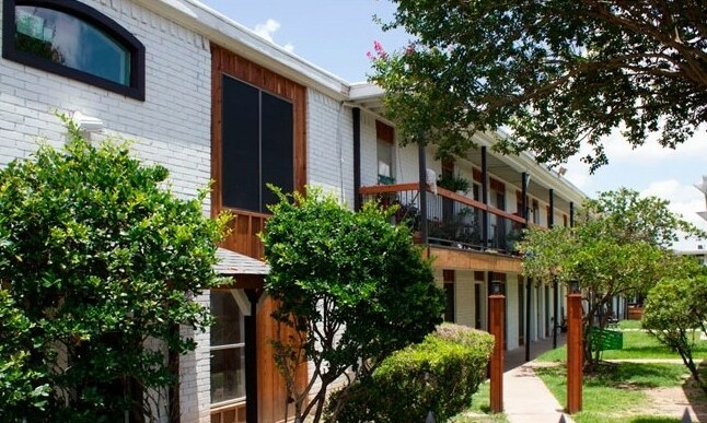 More Photos Of 101 S Allen Genoa Rd, South Houston Apartments For Sale