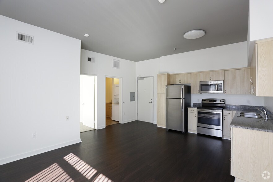 More Photos Of 707-777 G St, San Diego Apartments For Lease