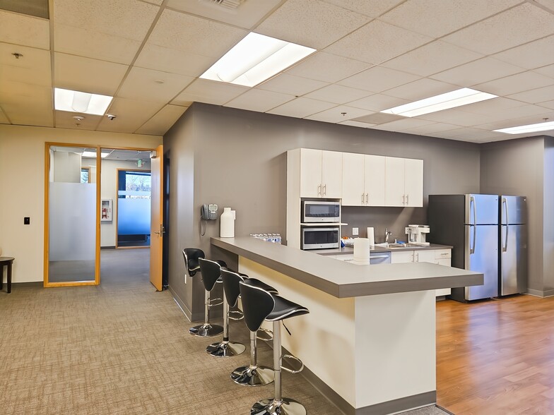 More Photos Of 3326 106th Ave SE, Bellevue Coworking Space