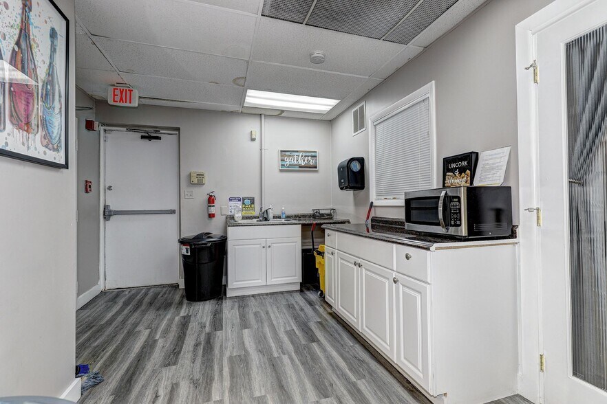 More Photos Of 8 Music Fair Rd, Owings Mills Flex For Sale