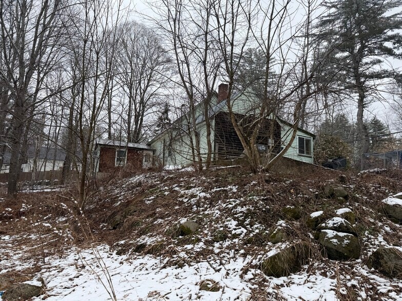 More Photos Of 40 Reservoir Rd, Plymouth Multifamily For Sale
