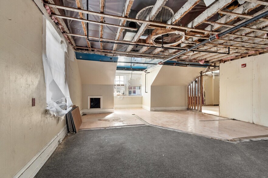 More Photos Of 172 Hanover St, Portsmouth Restaurant For Sale