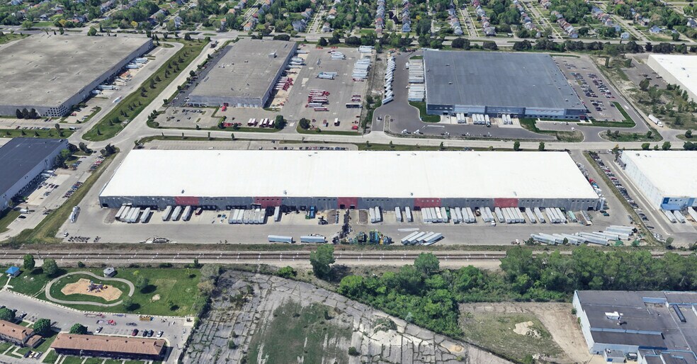 More Photos Of 12600 Oakland Park Blvd, Highland Park Warehouse For Lease