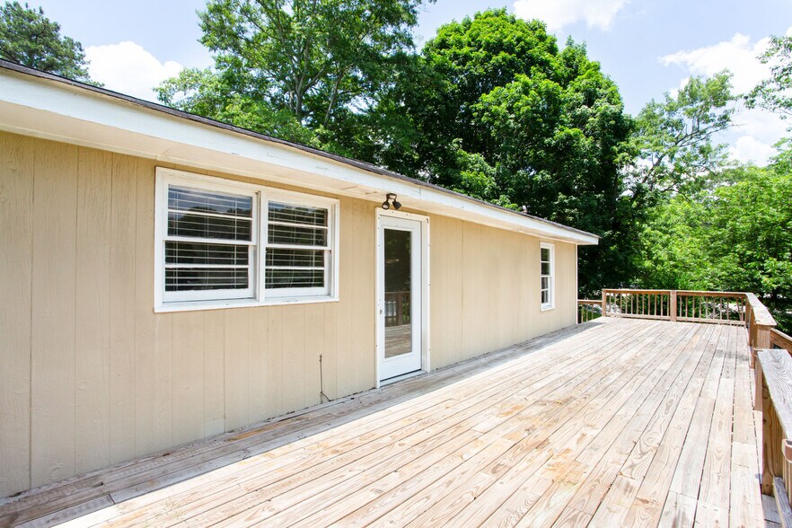 More Photos Of 2758 Five Forks Trickum Rd, Lawrenceville Office For Sale