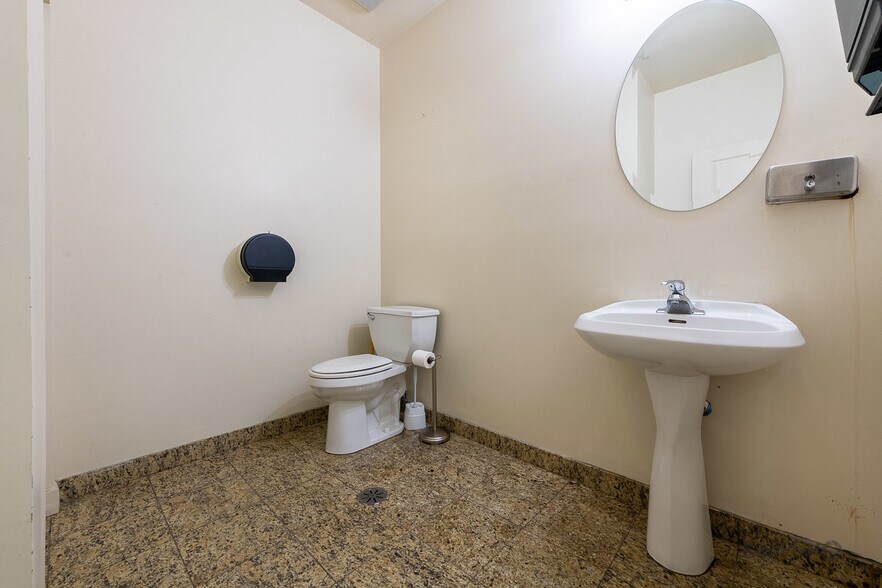 More Photos Of 1930-1934 S Wabash Ave, Chicago Apartments For Sale