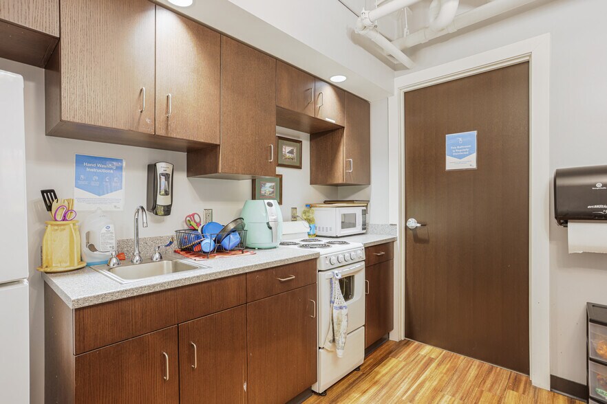 More Photos Of 203 S Washington Ave, Saginaw Medical For Lease