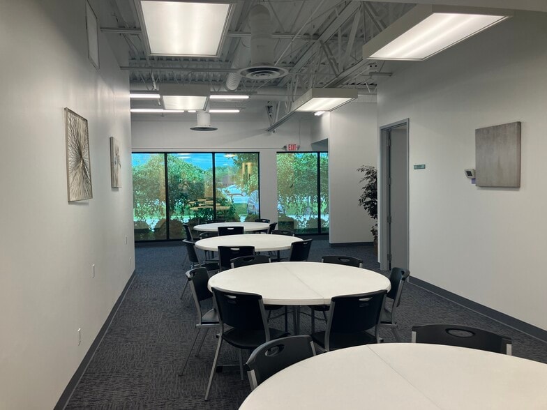 More Photos Of 9009 Springboro Pike, Miamisburg Office For Sale