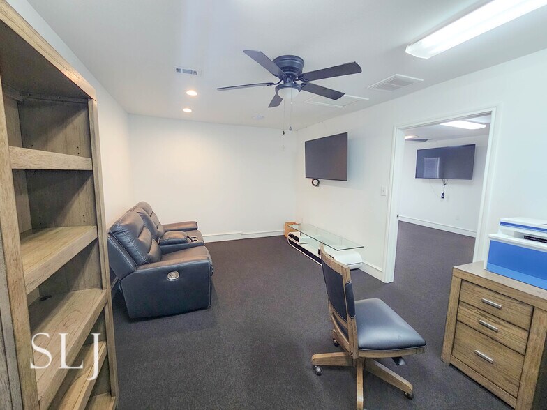 More Photos Of 2928 Inwood Rd, Dallas Medical For Lease