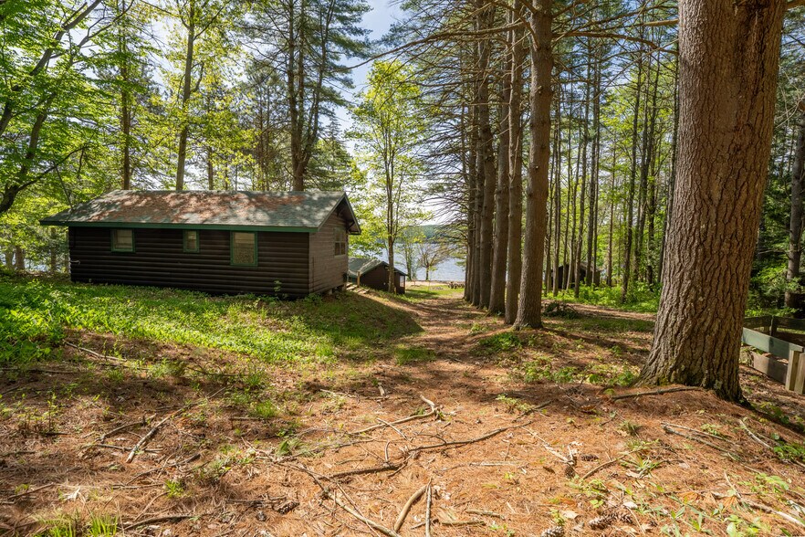 More Photos Of 224 N Shore Rd, Hadley Hotel For Sale