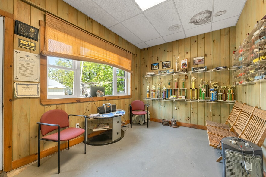 More Photos Of 11 Wilson Ct, Laconia Warehouse For Sale