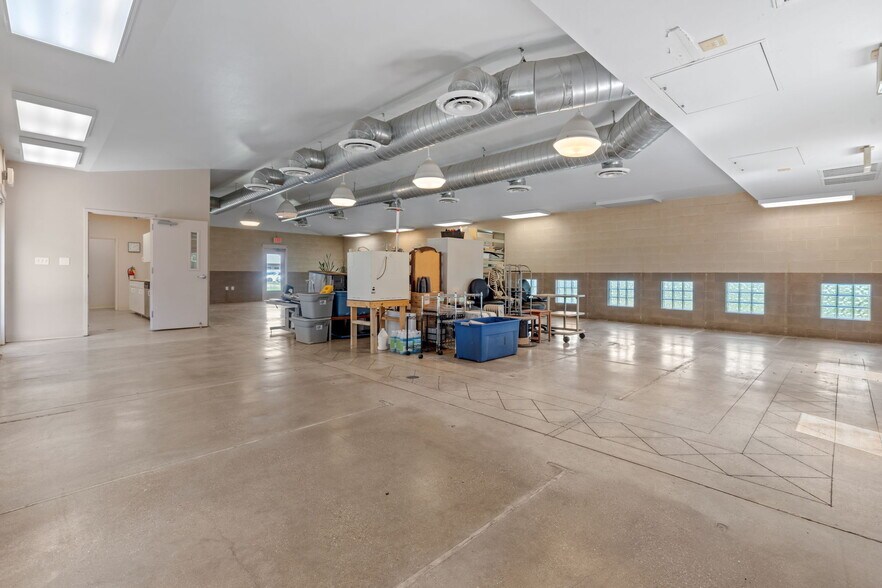 More Photos Of 5620 Rowlett Rd, Rowlett General Retail For Sale