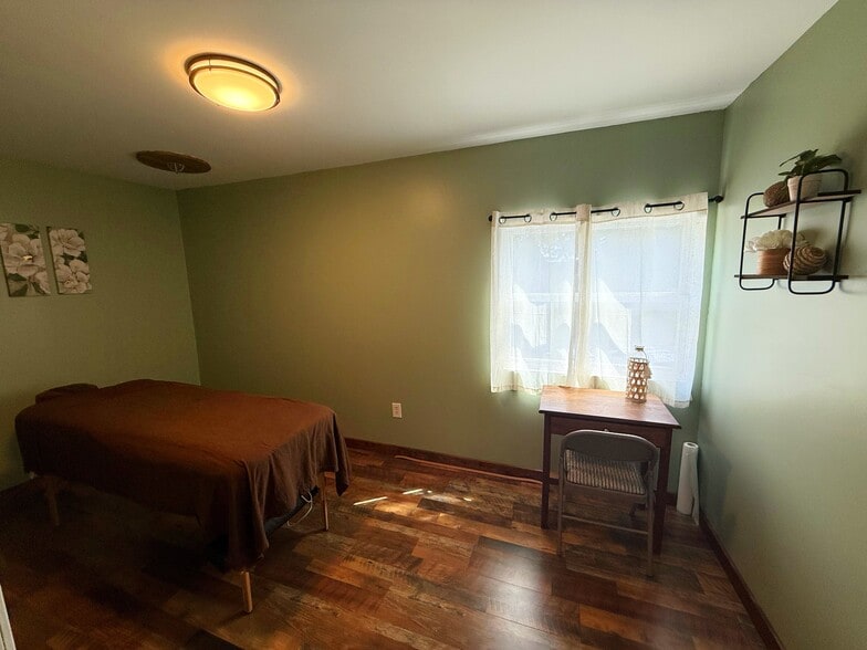 More Photos Of 701 N Mountain Rd, Harrisburg Coworking Space