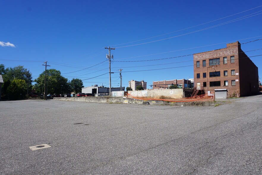 More Photos Of 121 E Franklin Blvd, Gastonia Storefront Retail Office For Lease