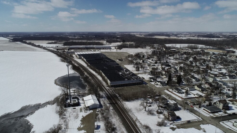 More Photos Of 9511 W Depot St, Yorktown Warehouse For Lease