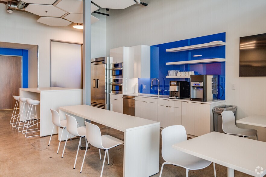 More Photos Of 2880 Wilderness Pl, Boulder Flex For Sale