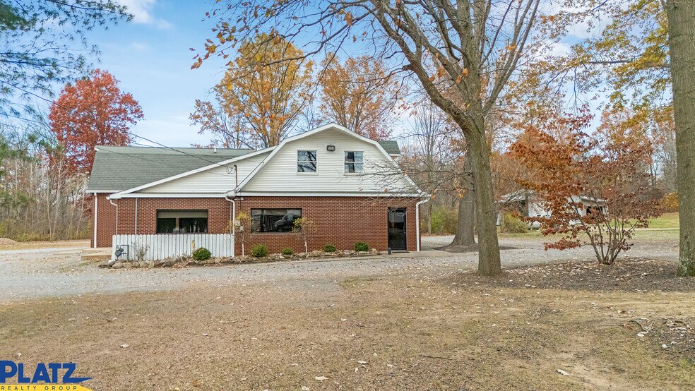 More Photos Of 170 Duquesne St, Columbiana Storefront Retail Office For Lease