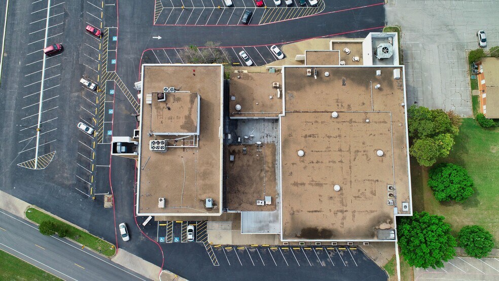 More Photos Of 2520 W Irving Blvd, Irving Office For Lease