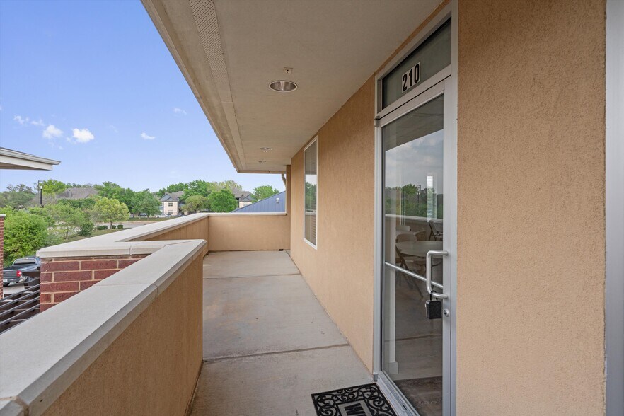 More Photos Of 503 E Palm Valley Blvd, Round Rock Medical For Sale