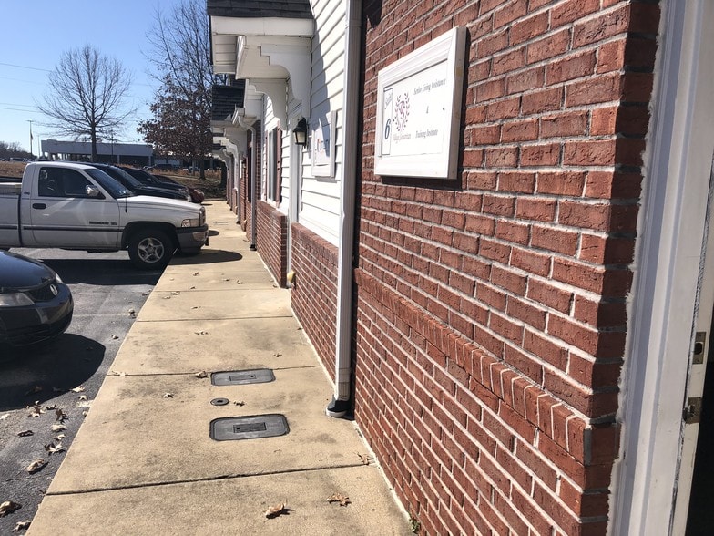 More Photos Of 251 Prism Dr, Carrollton Office For Lease