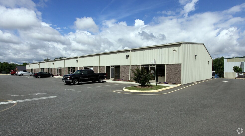 Primary Photo Of 3509 Shannon Park Dr, Fredericksburg Warehouse For Lease