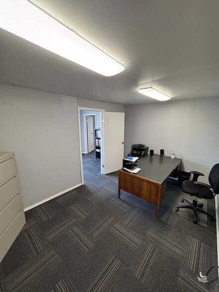 More Photos Of 2702 A St, Tacoma Warehouse For Lease