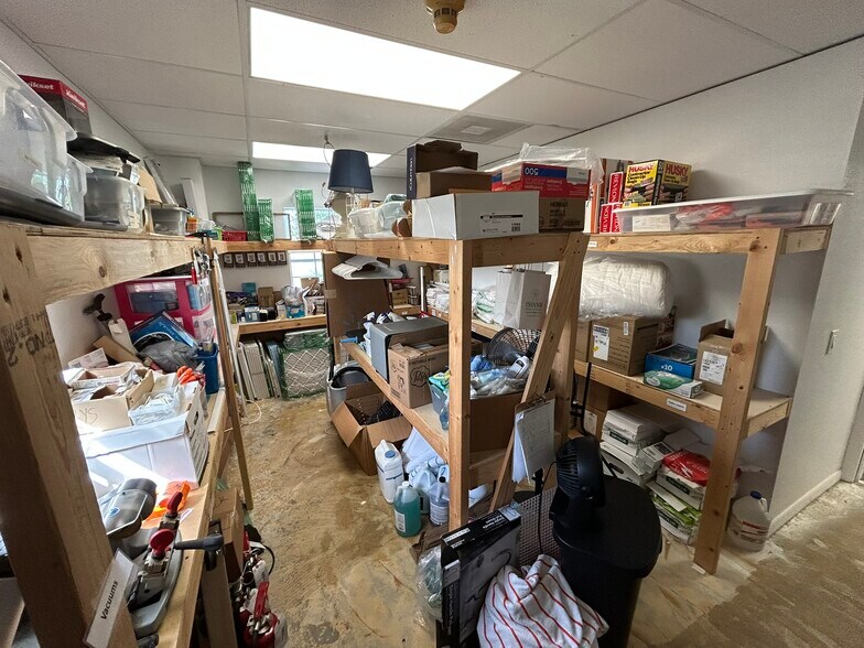 More Photos Of 3909 E Bay Dr, Holmes Beach Medical For Lease