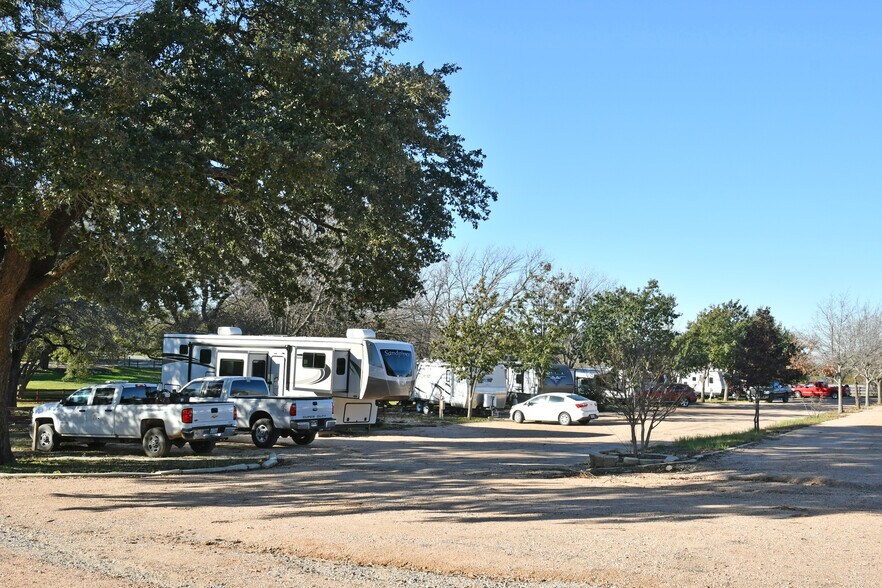 More Photos Of 2008-2012 Fisher St, Goldthwaite Manufactured Housing Mobile Home Park For Sale