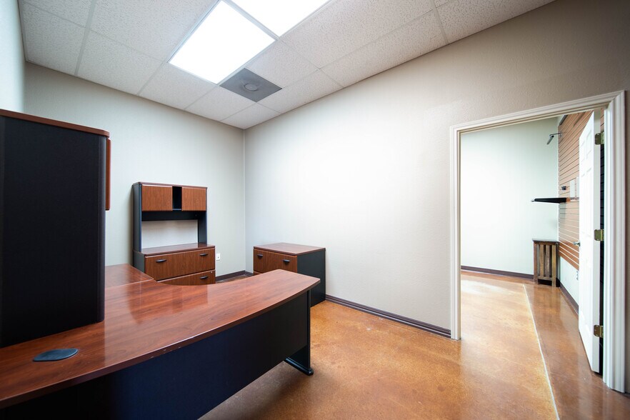 More Photos Of 2100 E Stan Schlueter Loop, Killeen Storefront Retail Office For Lease