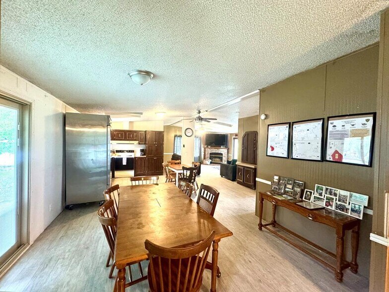 More Photos Of 158 Caloric Rd., Mullens Flex For Sale