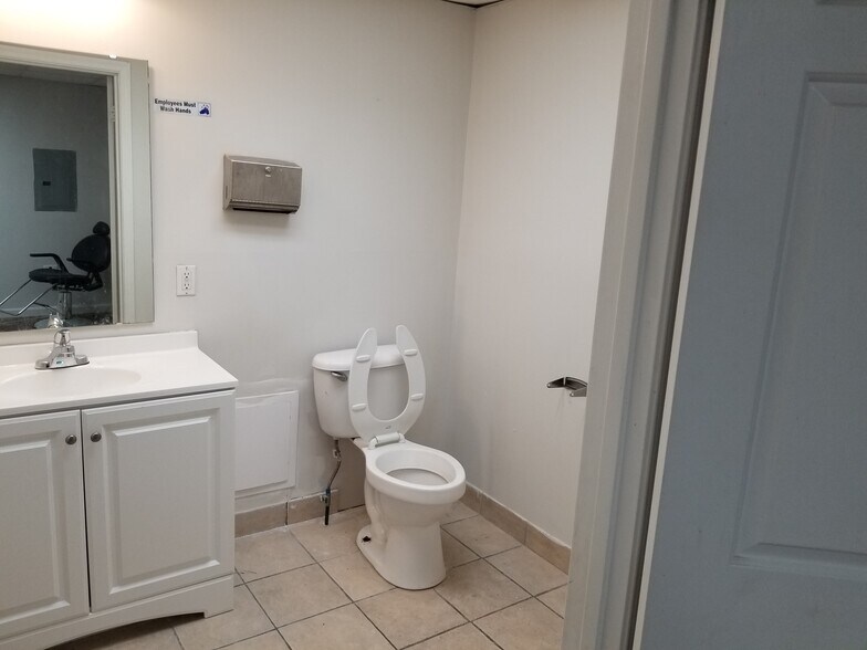 More Photos Of 4700 Stamp Rd, Marlow Heights General Retail For Lease