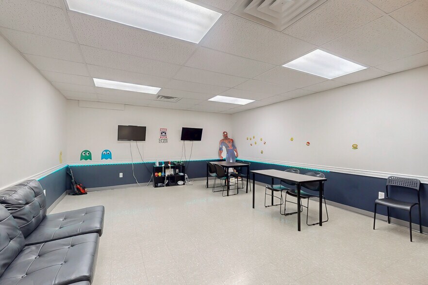 More Photos Of 7 Waterloo Rd, Stanhope Office For Sale