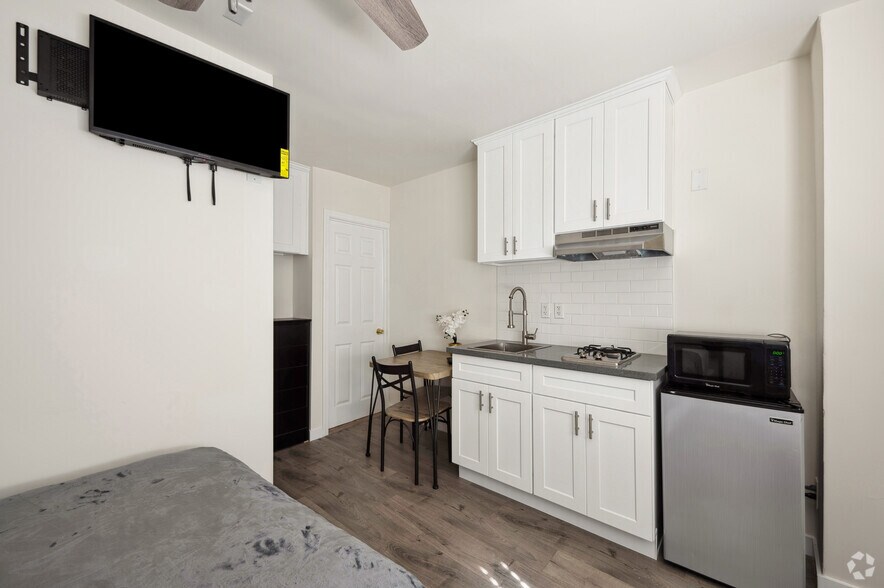 More Photos Of 220 S Alvarado St, Los Angeles Hotel For Sale