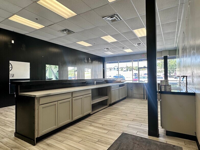 More Photos Of 8142 Shin Oak Dr, San Antonio Unknown For Lease