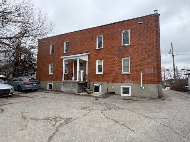 More Photos Of 28 McColl St, Trenton Apartments For Sale