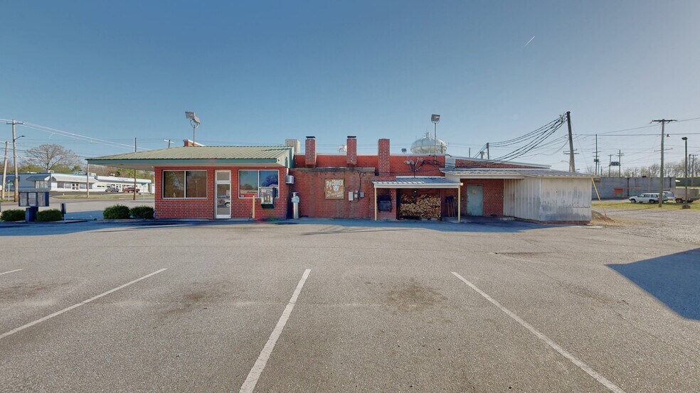 More Photos Of 1101 S Main St, Lexington Restaurant For Sale