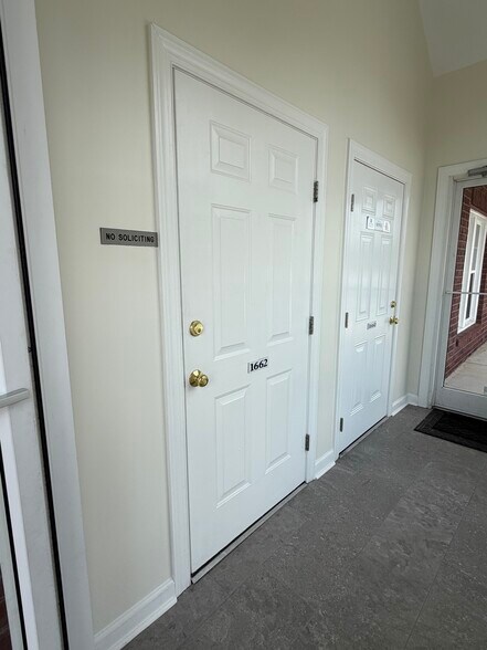 More Photos Of 1662 E Booker Dairy Rd, Smithfield Office For Lease