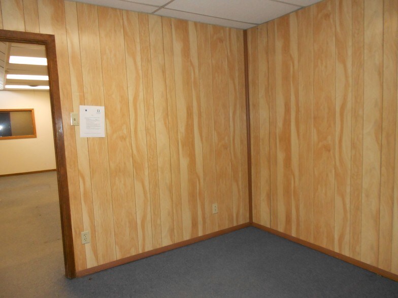 More Photos Of 218 Elm St, Abilene Flex For Sale