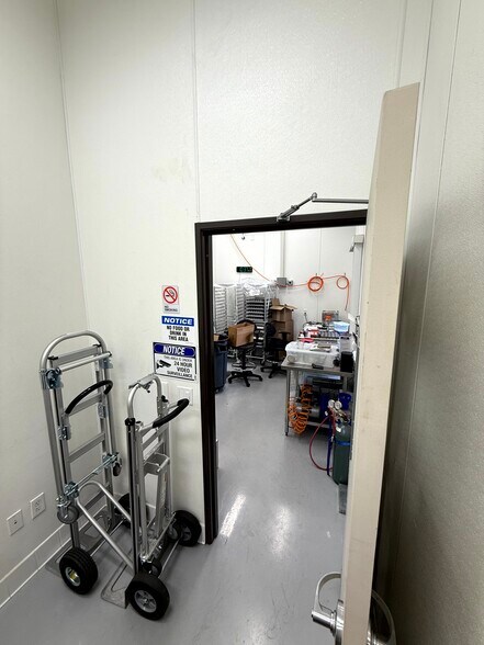 More Photos Of 1447 Santa Fe Ave, Long Beach Manufacturing For Sale