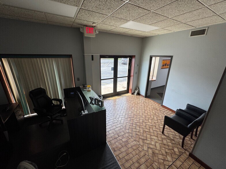 More Photos Of 13720 E 42nd Ter, Independence Office For Sale