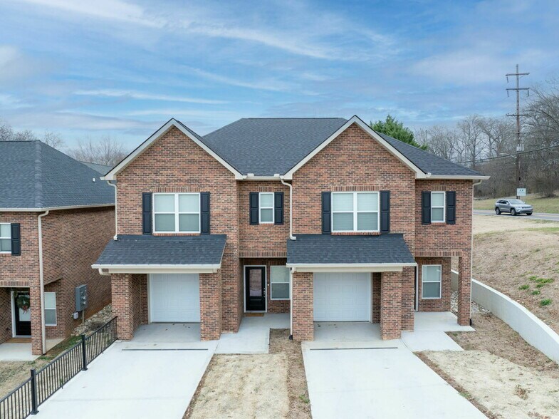 More Photos Of 7100 Dulaney Way, Knoxville Apartments For Sale