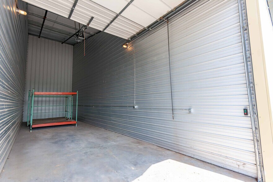 More Photos Of 4700 Marketplace Dr, Johnstown Warehouse For Sale