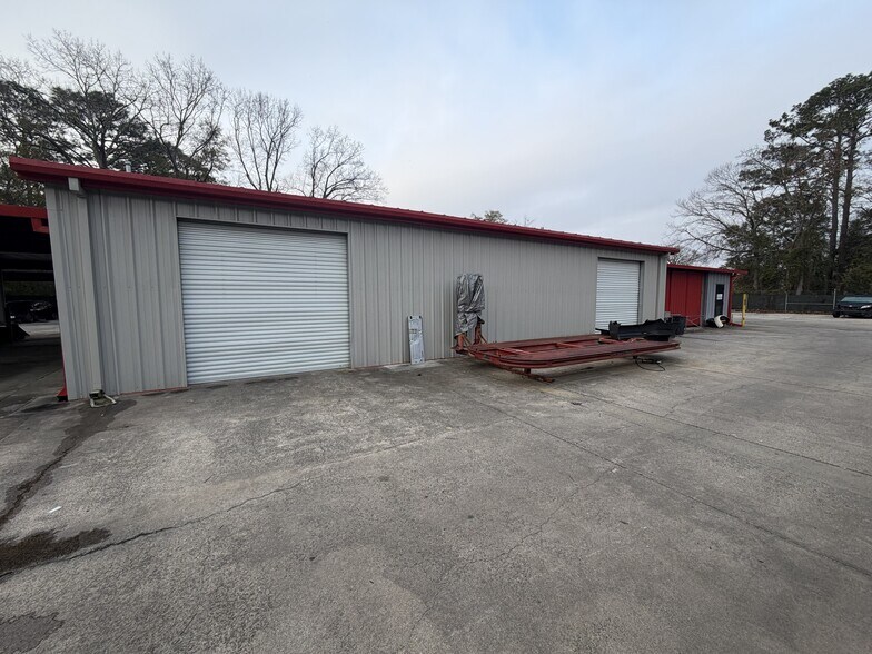 More Photos Of 12032 Middleground Rd, Savannah Warehouse For Sale